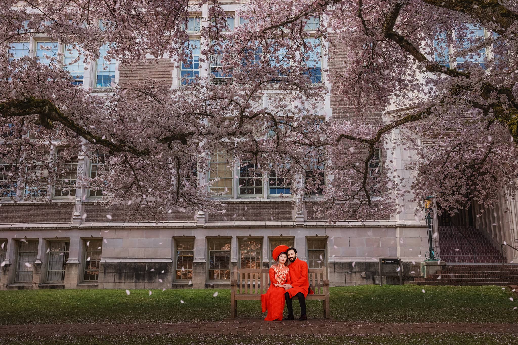 UW Engagement Seattle Wedding Photographer Loc Le Films 087