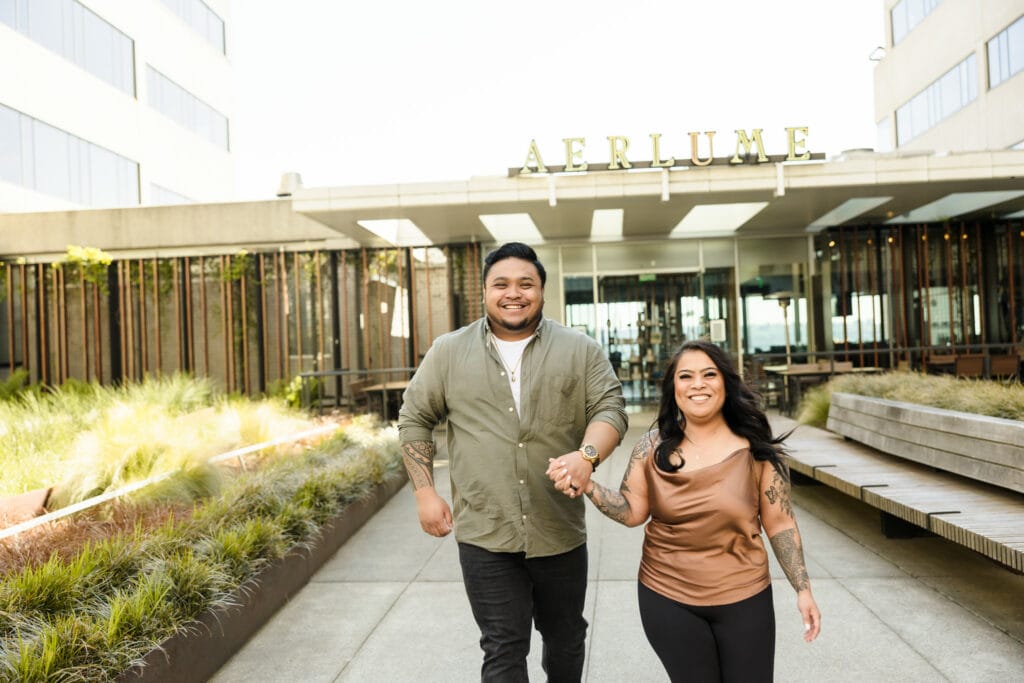 Pike Market Engagement Seattle Wedding Photographer Loc Le Films