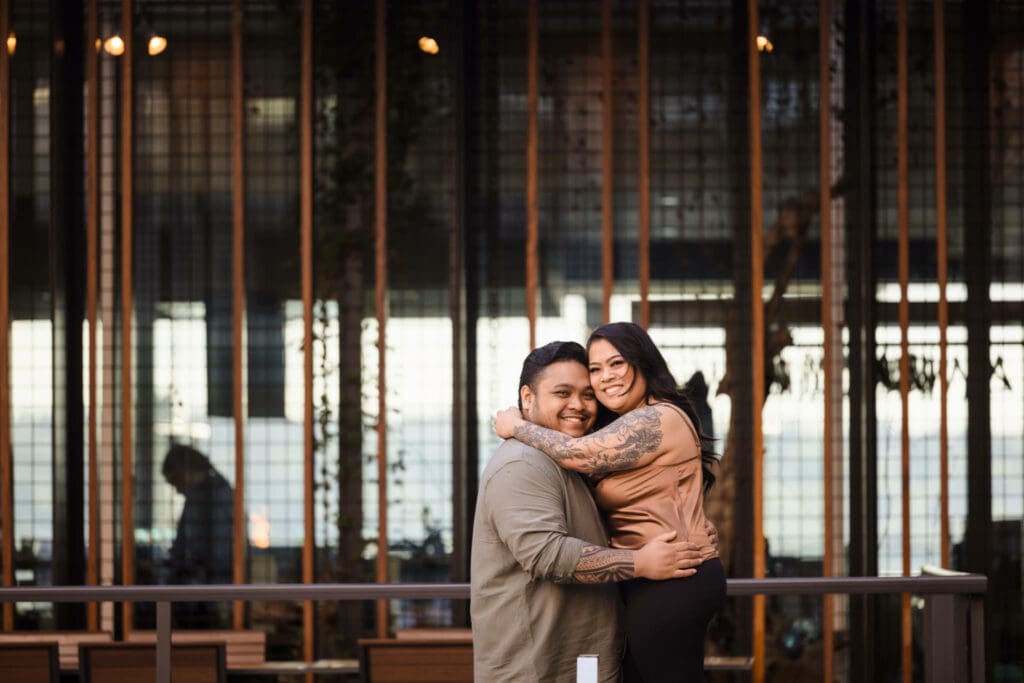Pike Market Engagement Seattle Wedding Photographer Loc Le Films 092