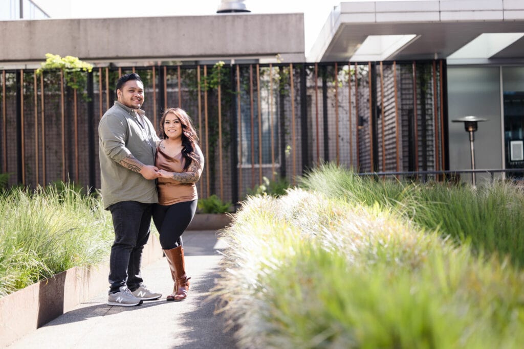 Pike Market Engagement Seattle Wedding Photographer Loc Le Films