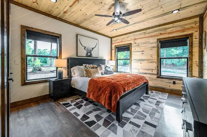 Bedroom 1 image 1