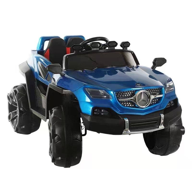 Bébé voiture électrique Mercedes-Benz bleu avec pneus tout-terrain.