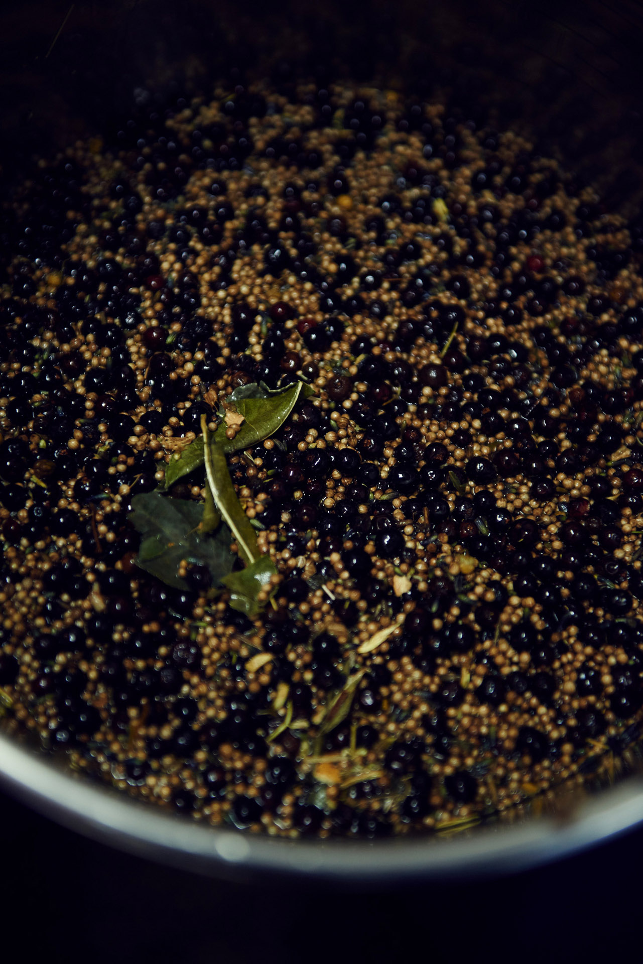 lukaslienhard_food_fotograf_zuerich_organic_distillery_christine_brugger-2