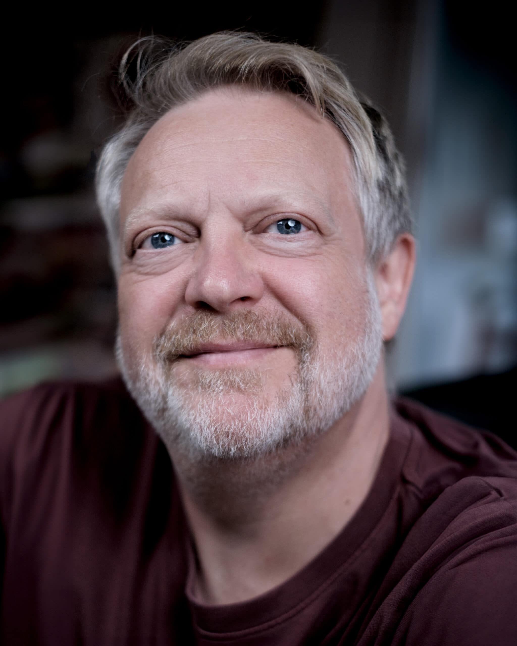 Phil Askew, London Brand Photographer for coaches and purpose-driven leaders, using a coaching-led approach for authentic portraits.