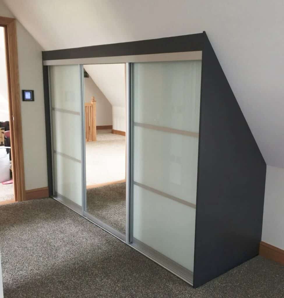 Sliding wardrobe with custom-made design for modern interiors.
