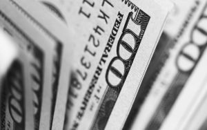 Why freelance writers need to make $100 an hour. Makealivingwriting.com