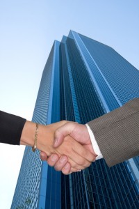 Freelance writer shakes with a new bogging client