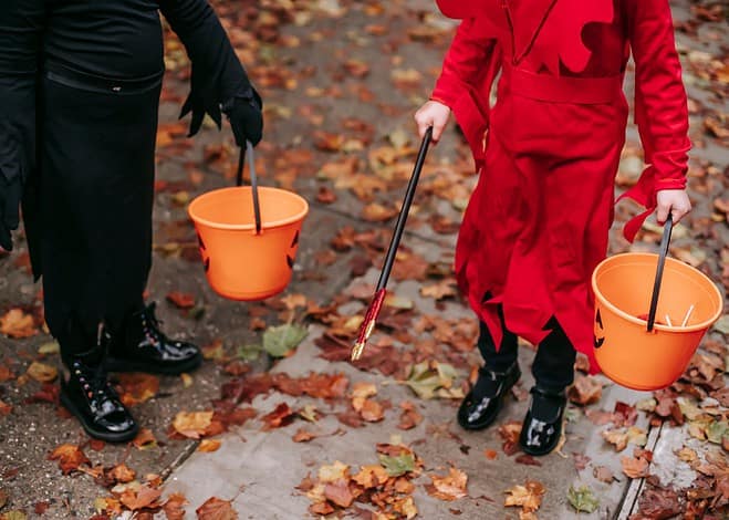 Zabawy na Halloween dla dzieci – kreatywne pomysły bez straszenia