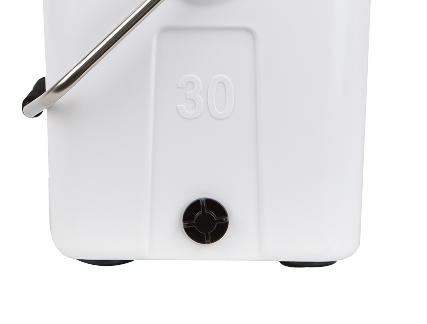 MC30W-Cruiser30-White-Side-Slider-min side view white cruiser 30 with drain plug