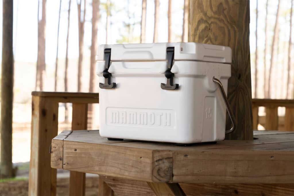 How to Keep Your Drinks Ice Cold for Days