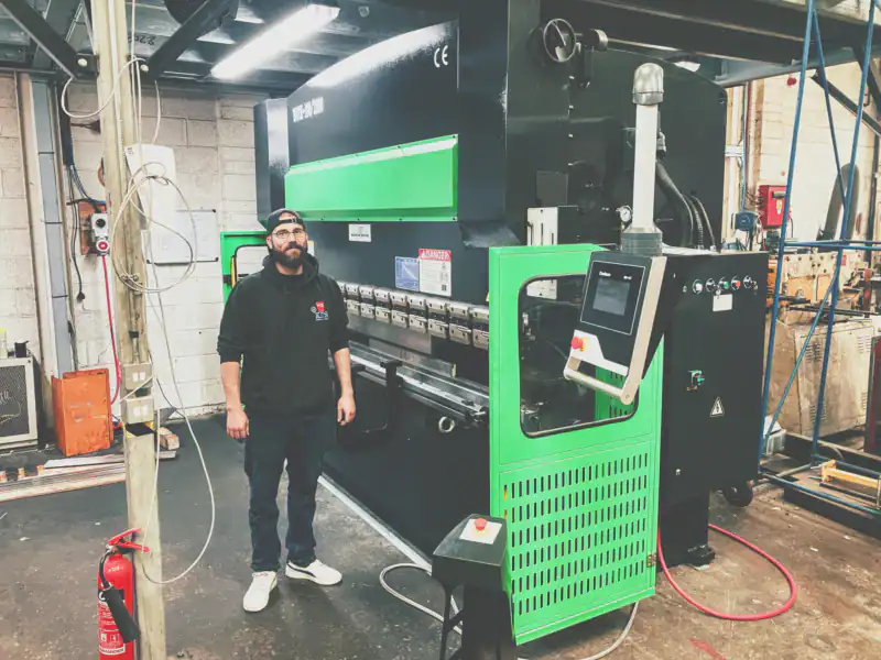 Rhino press brake 100t 3.2 m 800px