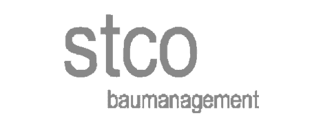 Logo mit dem Text „stco“ in großer Schrift und „baumanagement“ darunter in kleinerer Schrift, beide in Grau auf transparentem Hintergrund – ideal für eine Immobilien-Marketingagentur, die ein elegantes und professionelles Branding sucht.
