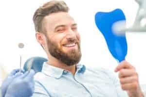 Trasformazione del Sorriso con Cure Dentistiche Professionali.