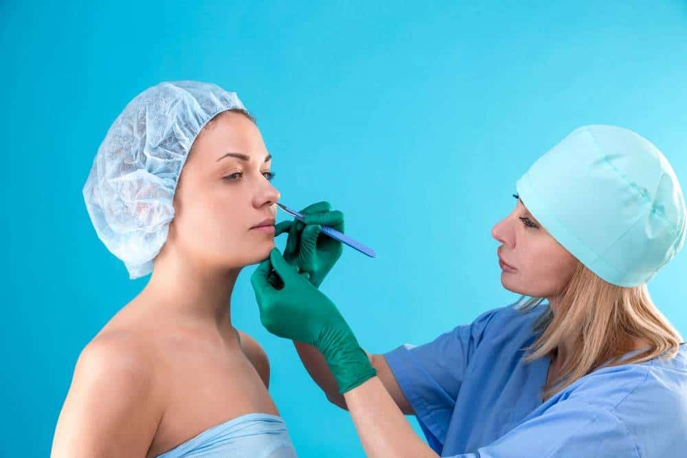 Chirurgie du nez abordable en Albanie