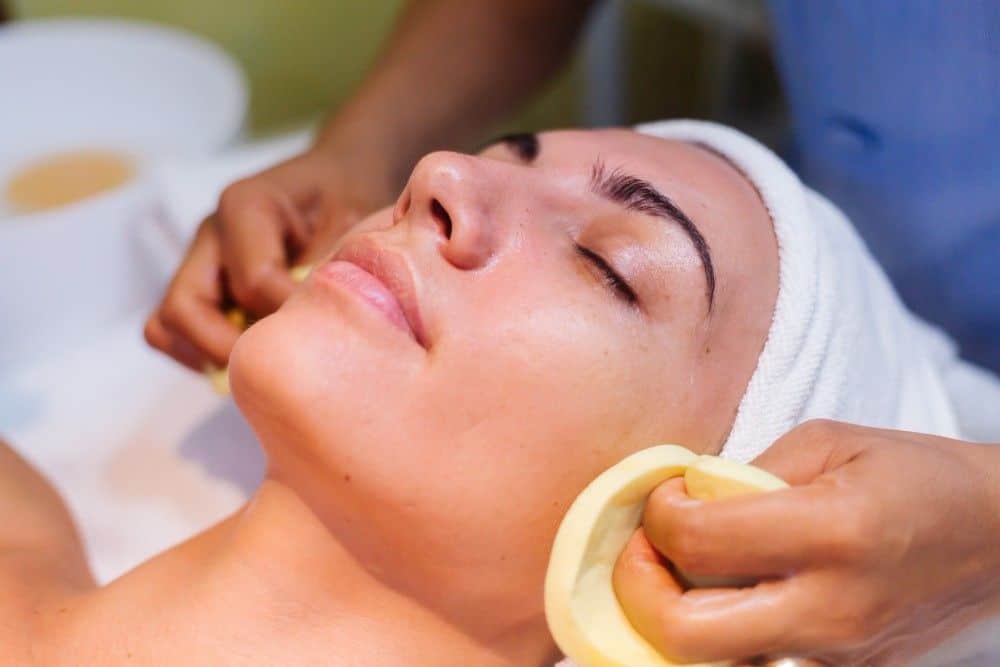 Image illustrating the recovery after a phenol croton oil peel
