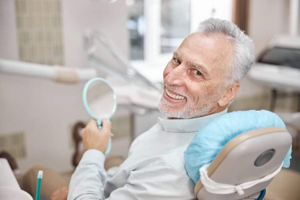 wymiana zębów za pomocą implantów dentystycznych w Albanii, niedrogie mosty dentystyczne