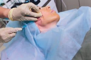 Veilige plastische chirurgie procedures in Albanië voor internationale patiënten.