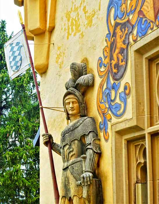 The Best Fairytale Castles in Germany Road Trip (7-10 Days) 14 Fairytale castles of Germany road trip itinerary - The ultimate 7-day southern Germany road trip with MAP & INFO for the south of Germany self-drive tour.