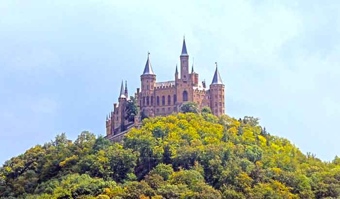 The Best Fairytale Castles in Germany Road Trip (7-10 Days) 19 Fairytale castles of Germany road trip itinerary - The ultimate 7-day southern Germany road trip with MAP & INFO for the south of Germany self-drive tour.