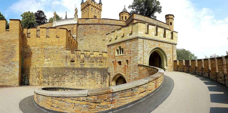 The Best Fairytale Castles in Germany Road Trip (7-10 Days) 22 Fairytale castles of Germany road trip itinerary - The ultimate 7-day southern Germany road trip with MAP & INFO for the south of Germany self-drive tour.