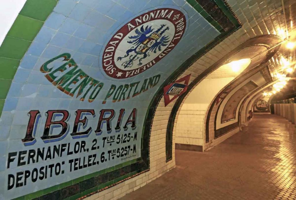The tiled corridors of the Andén 0–Chamberí ghost station, a quirky highlight for travellers seeking unusual experiences around Madrid.