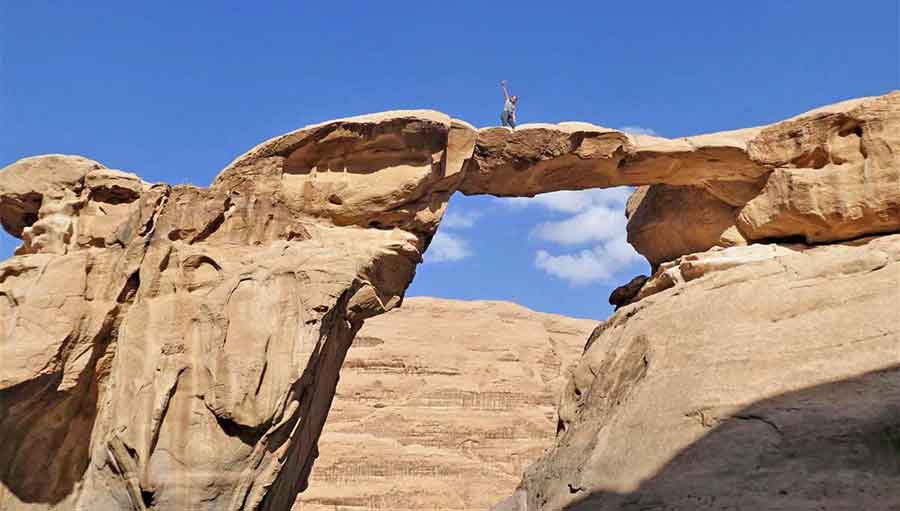 7 Best Wadi Rum Jeep Tours, Jordan: Choosing the Best 4x4 Wadi Rum Experience 3 7 Best Wadi Rum Jeep Tours, Jordan: Choosing the Best 4x4 Wadi Rum Experience 2