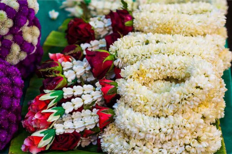 Best Bangkok Itinerary: 4 Days Guide to Thailand's Capital 13 Flowers at Pak Khlong Flower Market in Bangkok