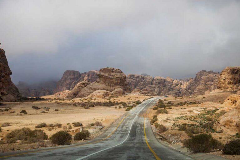 How to get from Amman to Petra: The Amman to Petra Bus + 4 Other Easy Options