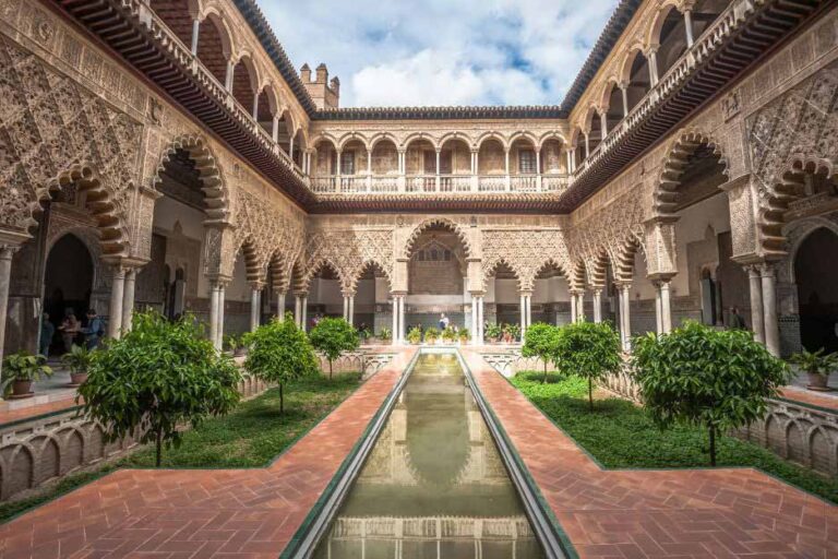 Best 3 Days in Seville Itinerary [Map & Local Tips]