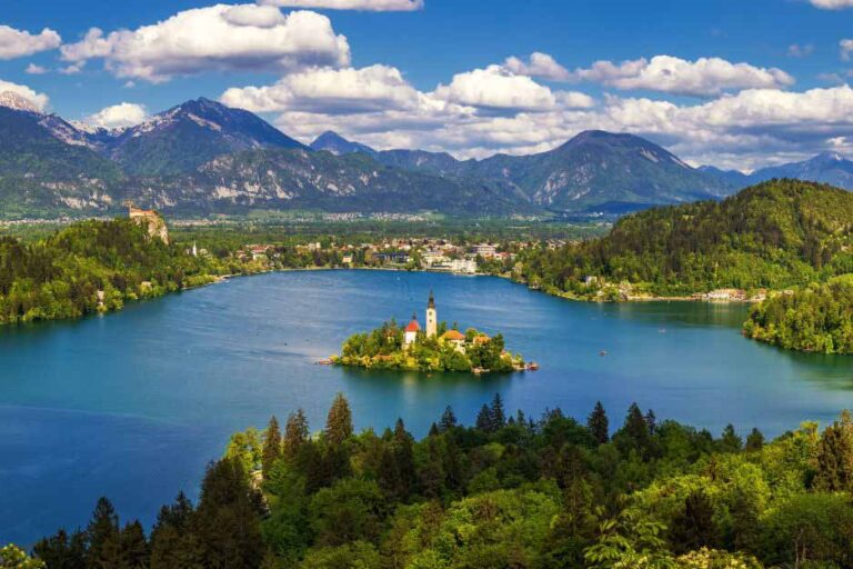 The Best 5 Days in Slovenia Itinerary: Slovenia Road Trip 5 Days Guide