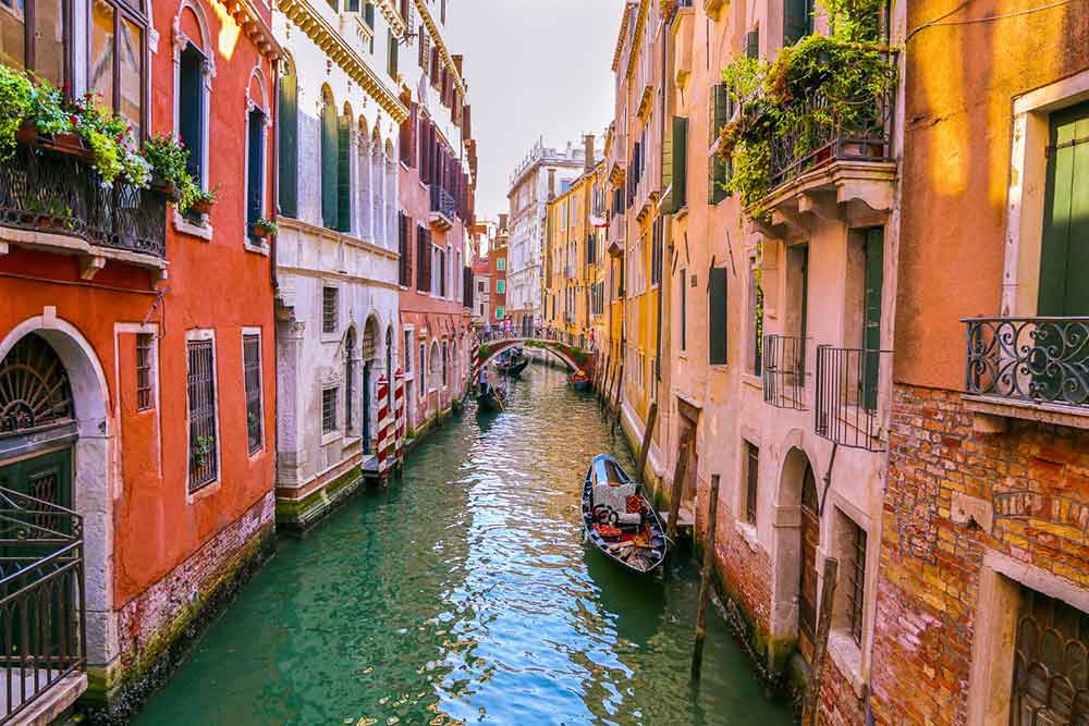 Wondering what to pack for Italy? You're in the right place! Use this ultimate Italy travel checklist to make sure you're prepared for your trip. 