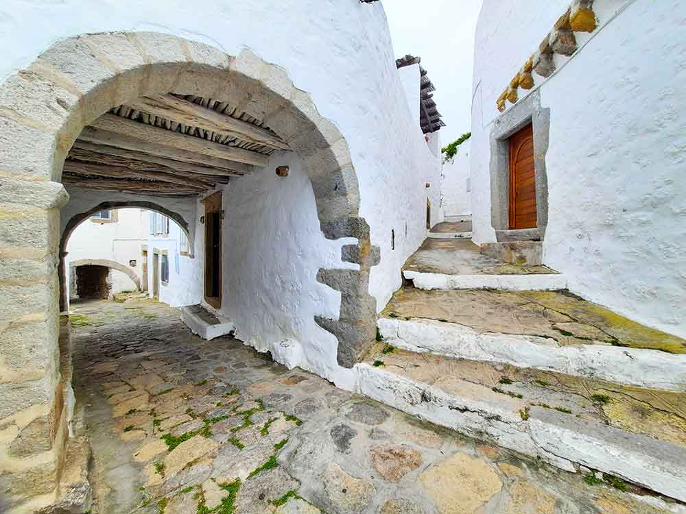 Streets at Chora showcases the white walls and old pathway