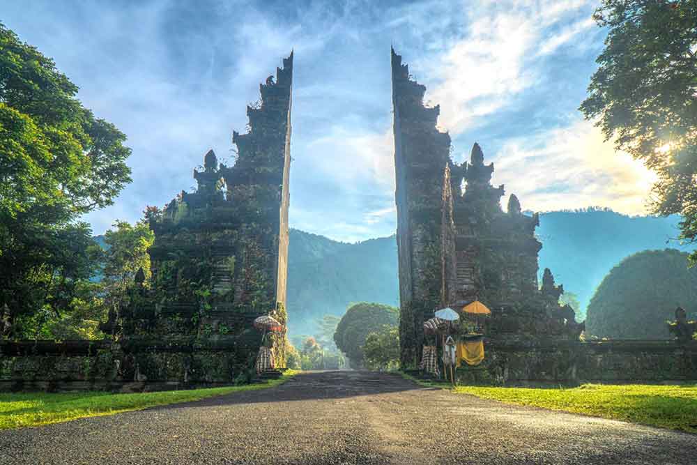 Entrance to the Handara gate with a view of mountain in a sunny day