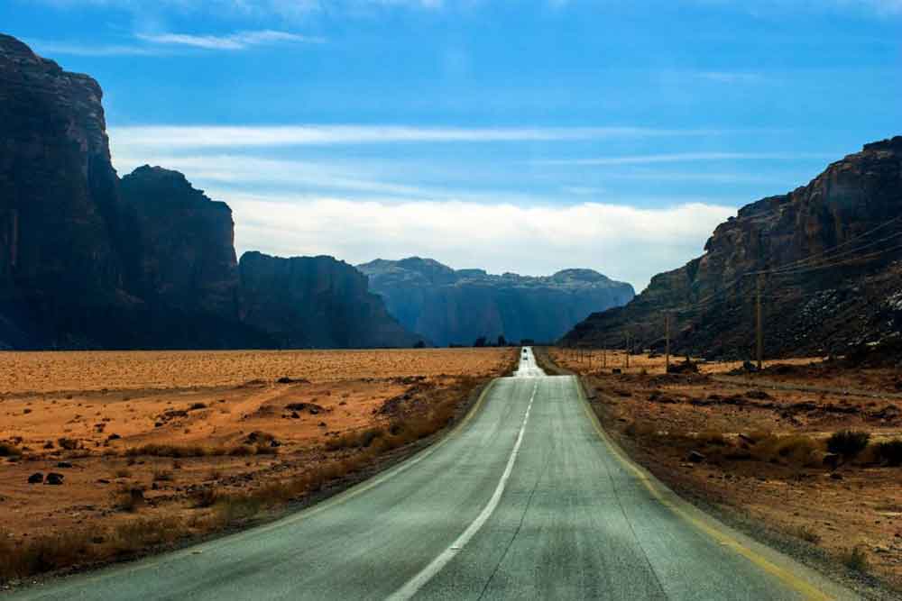 7 Best Wadi Rum Jeep Tours, Jordan: Choosing the Best 4x4 Wadi Rum Experience 4 7 Best Wadi Rum Jeep Tours, Jordan: Choosing the Best 4x4 Wadi Rum Experience 3