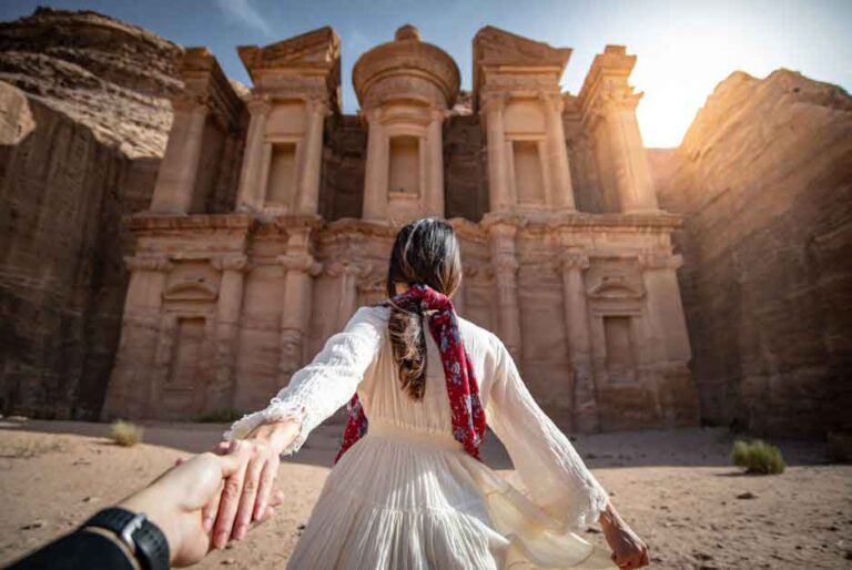 What to Wear in Petra, Jordan: Complete Guide On How to Pack for Petra