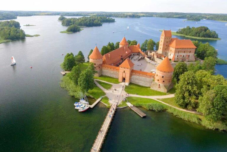 Best Castles in Lithuania: 13 Must-Visit Lithuania Castles