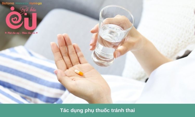 Ra máu báo có thể là tác dụng phụ khi sử dụng thuốc tránh thai.