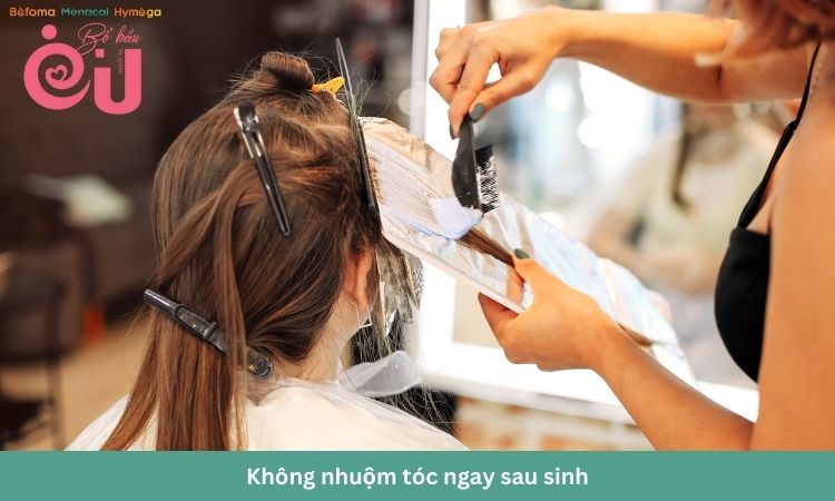Tạo kiểu tóc ngay sau sinh khiến tóc dễ gãy rụng hơn