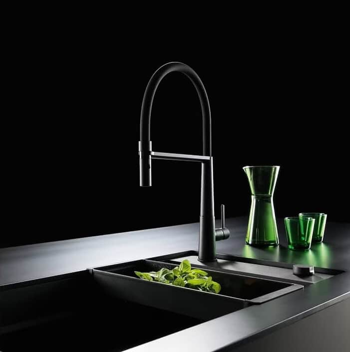 grifo-de-cocina-acabado-mate-color-negro-fabricante-franke-icon-spray