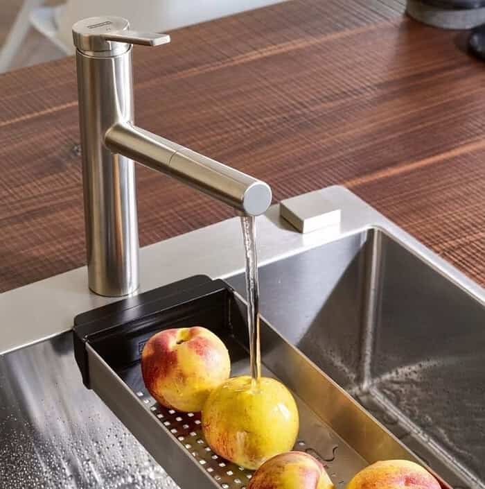 grifo-de-cocina-acabado-pulido-color-negro-fabricante-franke-tango-neo-pull-out