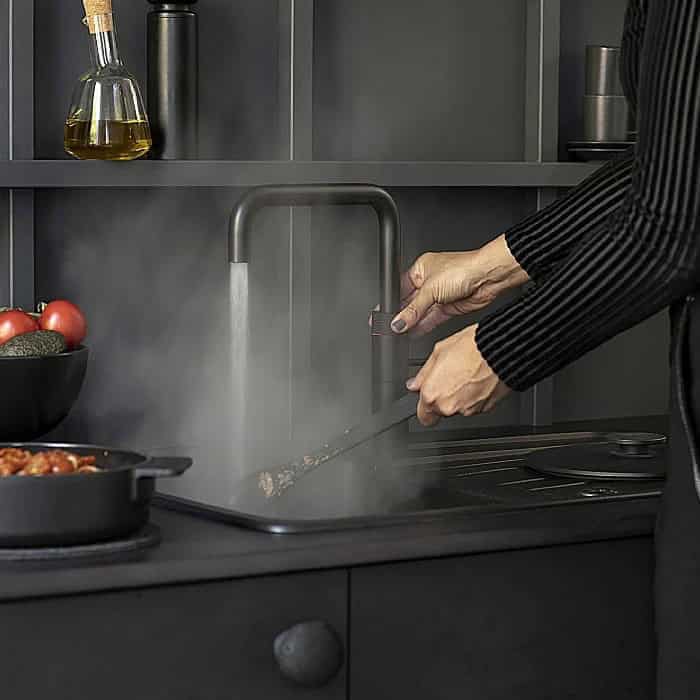 grifo-de-cocina-quooker-fusion-square-color-negro