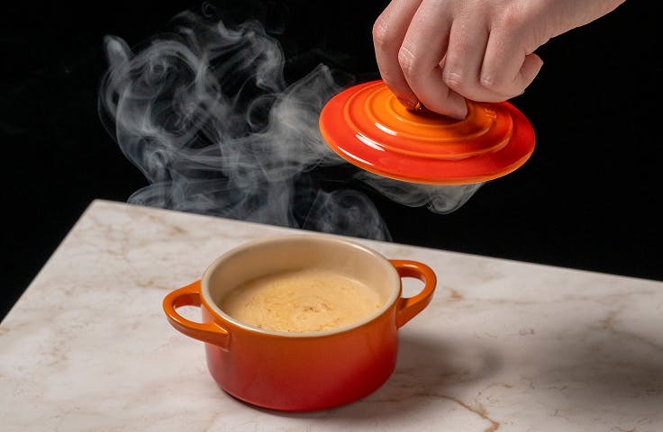 Utensilio de cocina caliente sobre encimera Ēclos