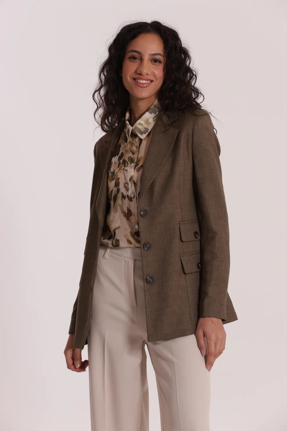 CHAQUETA LARGA DE CUATRO BOLSILLOS EN TEJIDO FLAMEADO