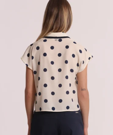 Camisa de manga corta con estampado dé lunares