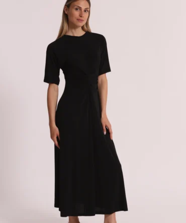 VESTIDO LARGO CON MANGAS TRES CUARTOS