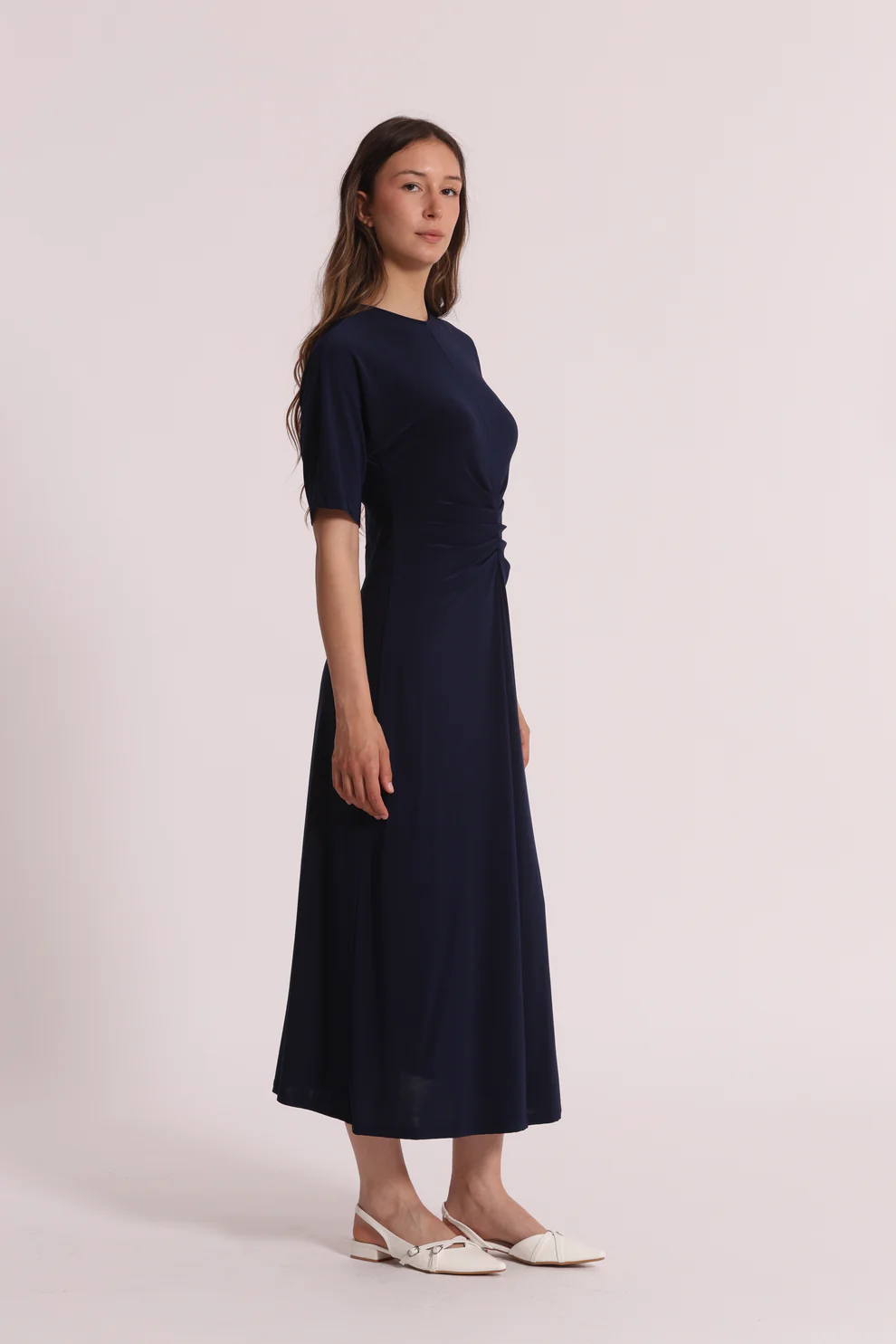 VESTIDO LARGO CON MANGAS TRES CUARTOS