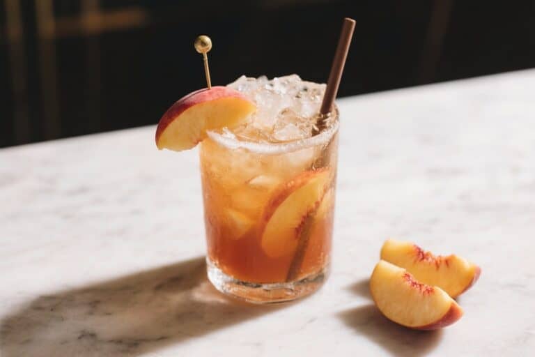 Bourbon Peach Smash – A Bright, Refreshing Summer Cocktail