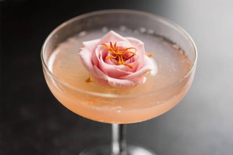 Saffron Rose Martini – A Fragrant, Elegant Cocktail