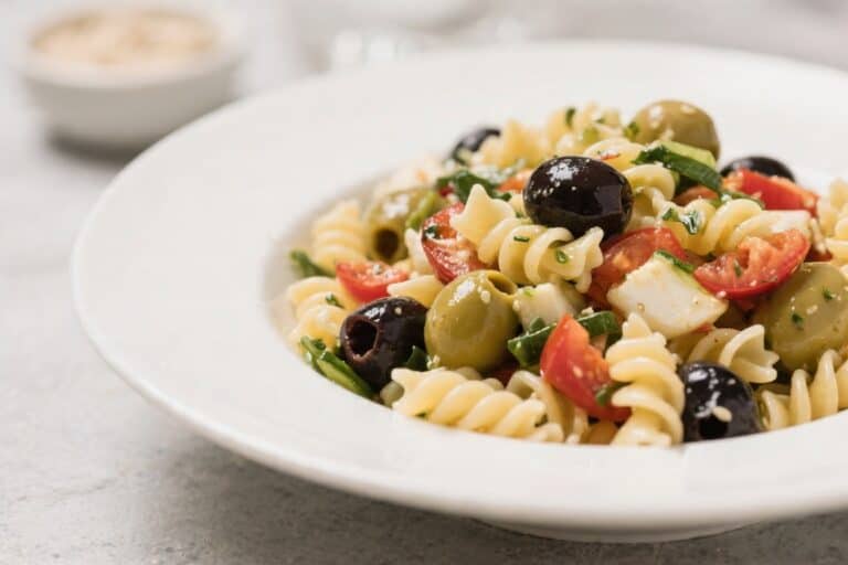 Mediterranean Pasta Salad With Olives – Fresh, Zesty, and Crowd-Pleasing