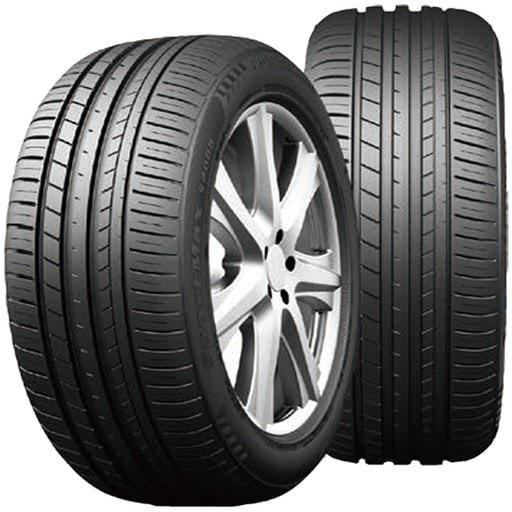 Two Kapsen S2000 UHP tires with alloy wheels on a white background.